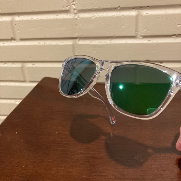 Oakley Frogskin Sunglasses with Green Lenses - Picture 3 of 5